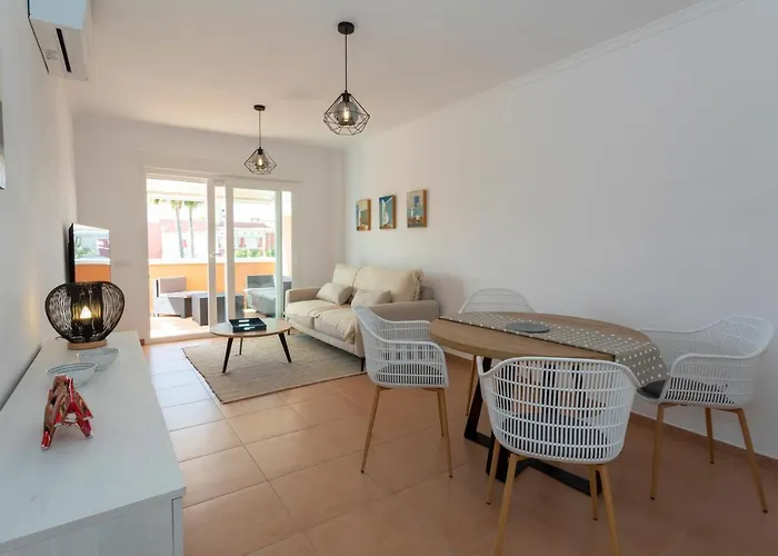 Estrella Blanca V, 2 Dormitorios, By Bookindenia *