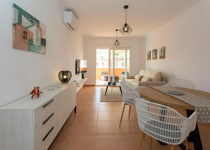 Estrella Blanca V, 2 Dormitorios, By Bookindenia شقة